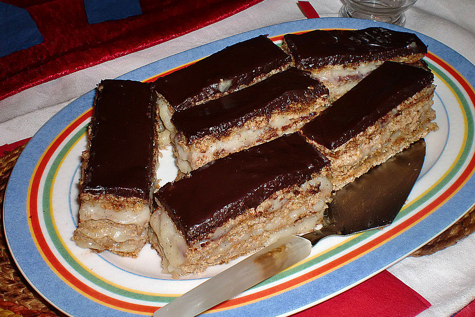 Gefüllte Honigkuchen-Torte