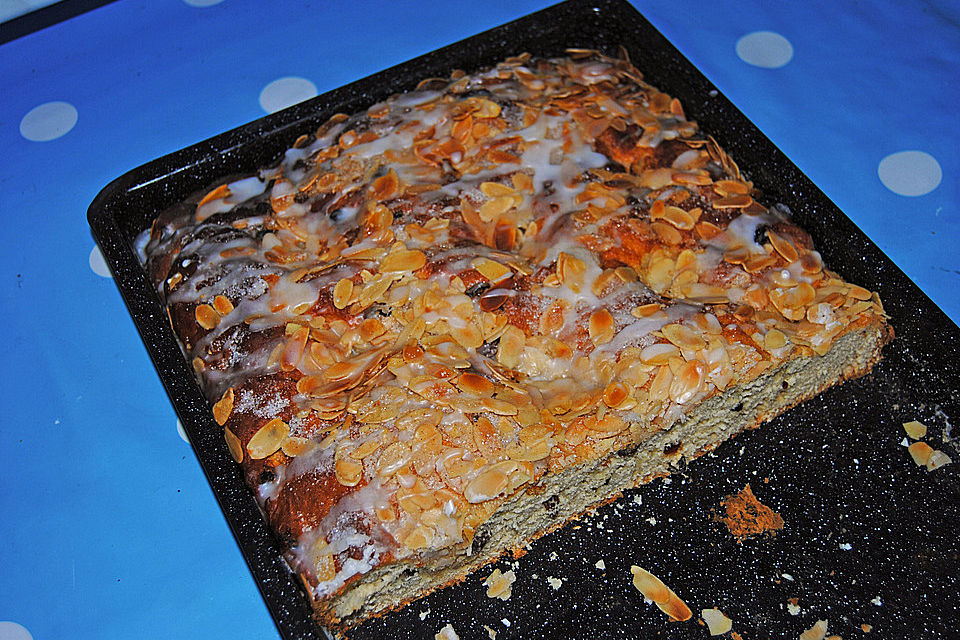 Stollen-Butterkuchen mit Marzipan