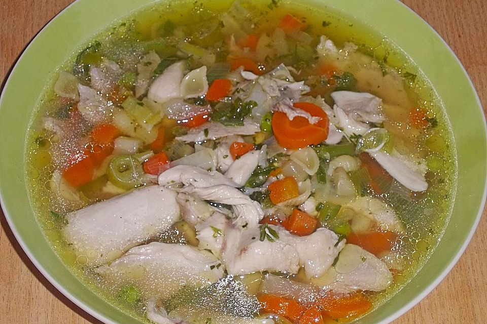 Hühnersuppe mit Hähnchenschenkel