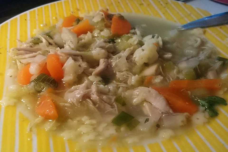 Hühnersuppe mit Hähnchenschenkel