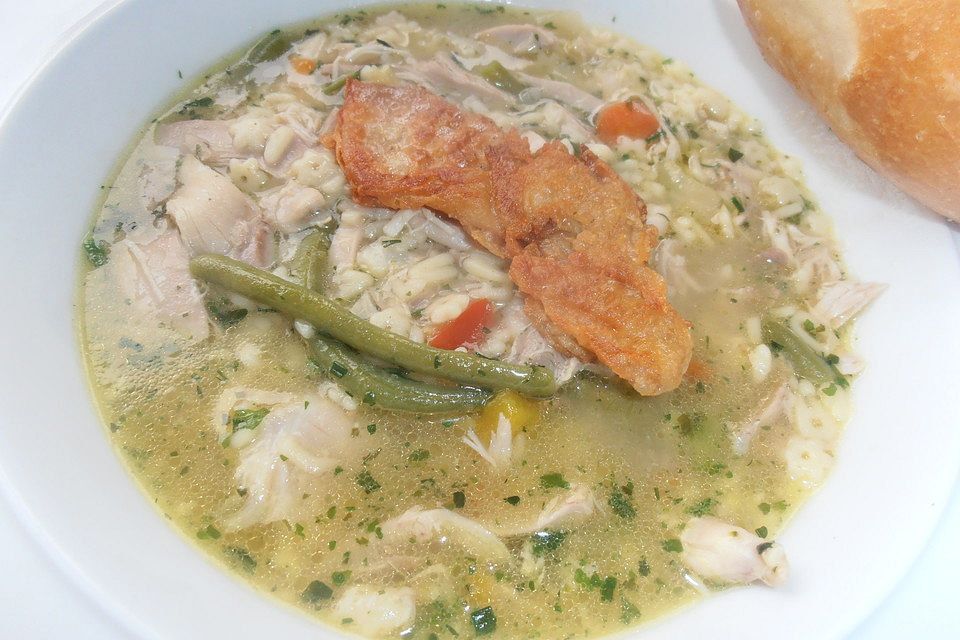 Hühnersuppe mit Hähnchenschenkel