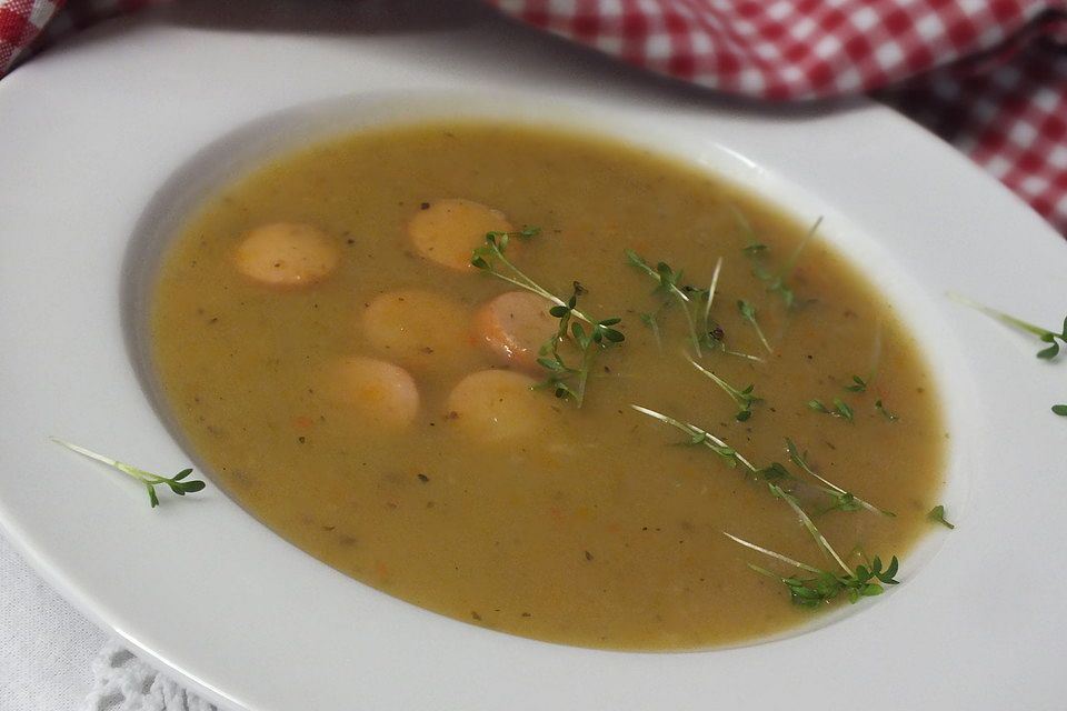 Vogtländische Kartoffelsuppe mit Würstchen