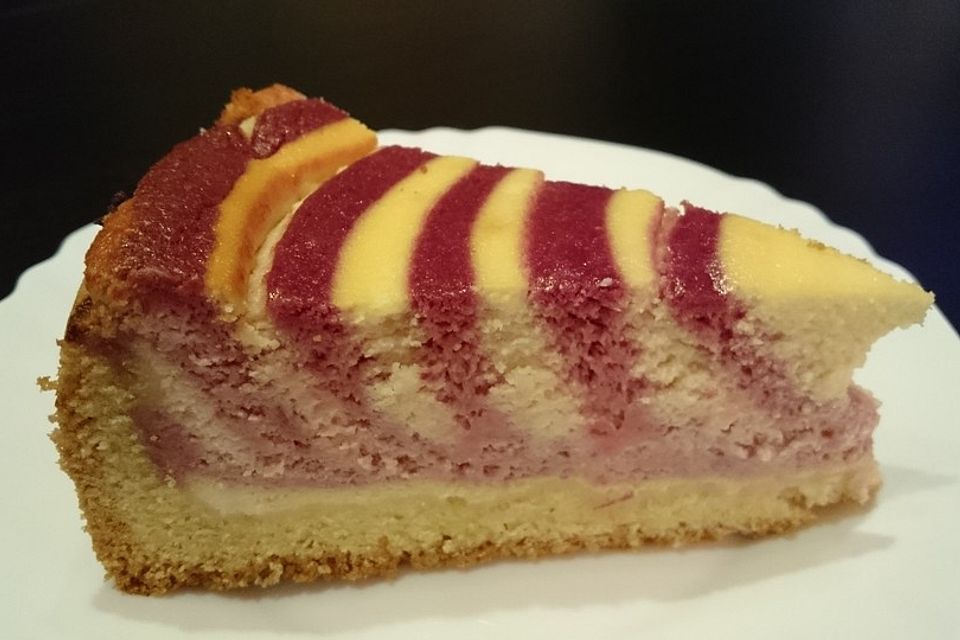 Zebra-Himbeer-Käsekuchen