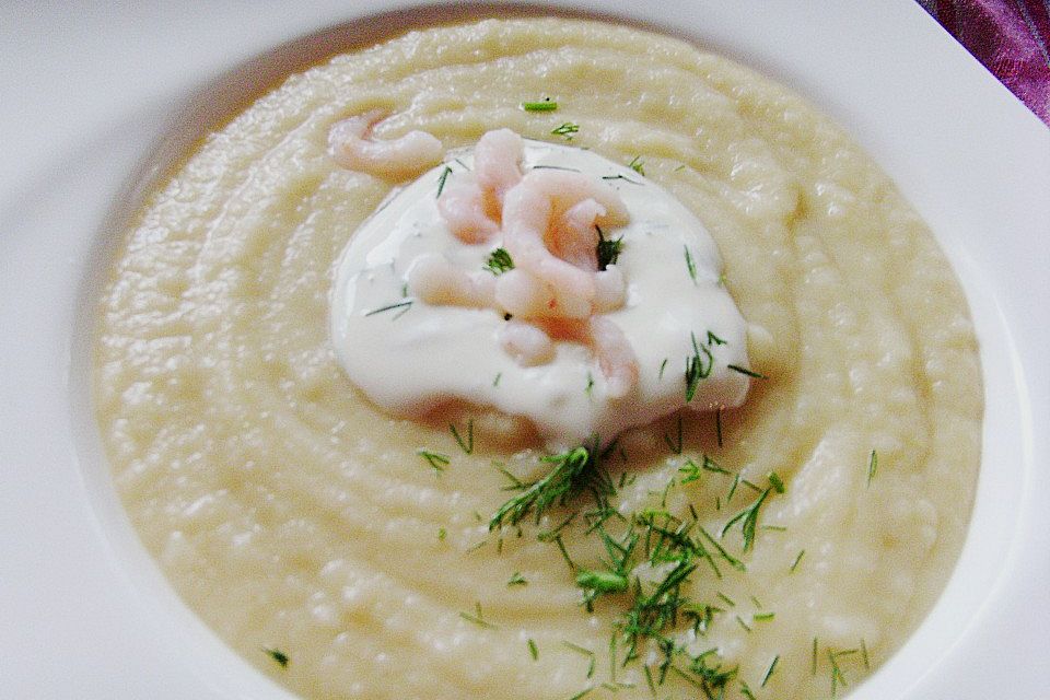 Sellerie-Kartoffelsuppe mit Shrimps