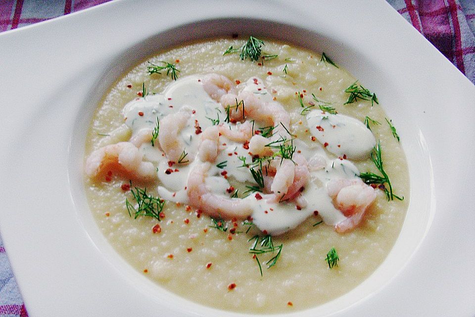 Sellerie-Kartoffelsuppe mit Shrimps