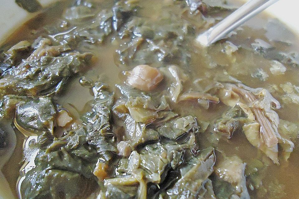 Armenische Sauerampfersuppe mit Kichererbsen