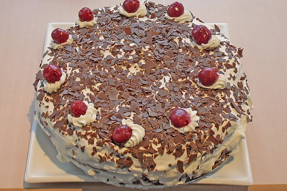 Kirschtorte nach Schwarzwälder Art