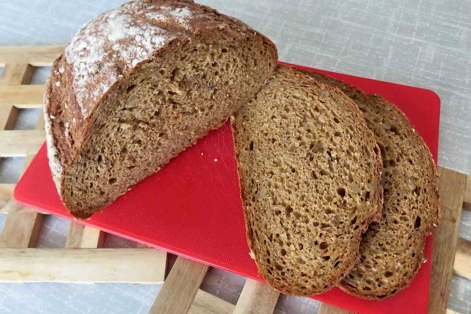 Schnelles Dinkelbrot mit Sonnenblumenkernen