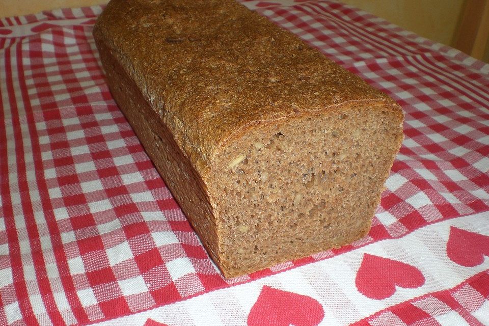 Schnelles Dinkelbrot mit Sonnenblumenkernen