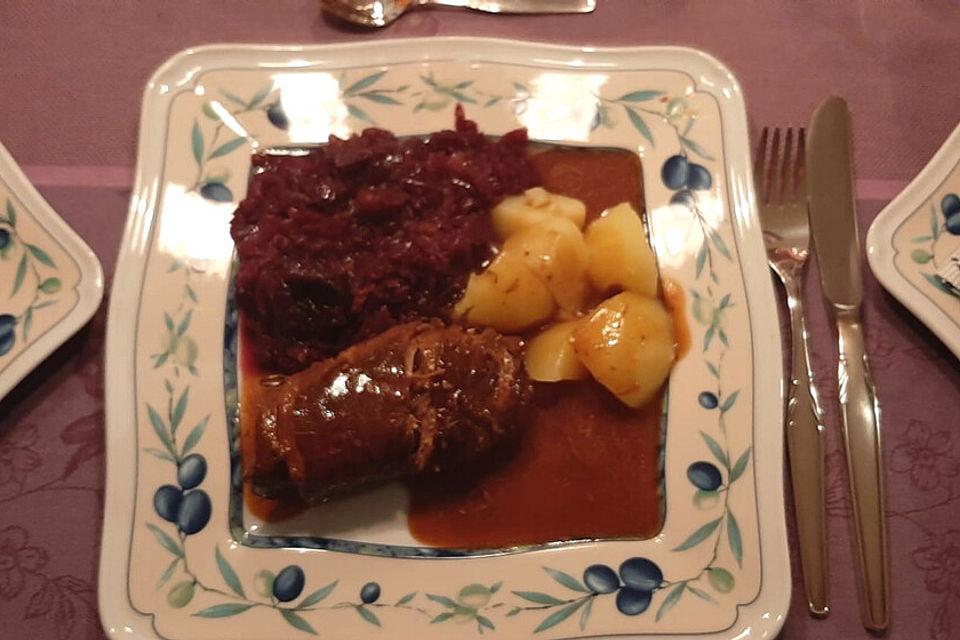 Omas Rinderrouladen mit Rotkraut