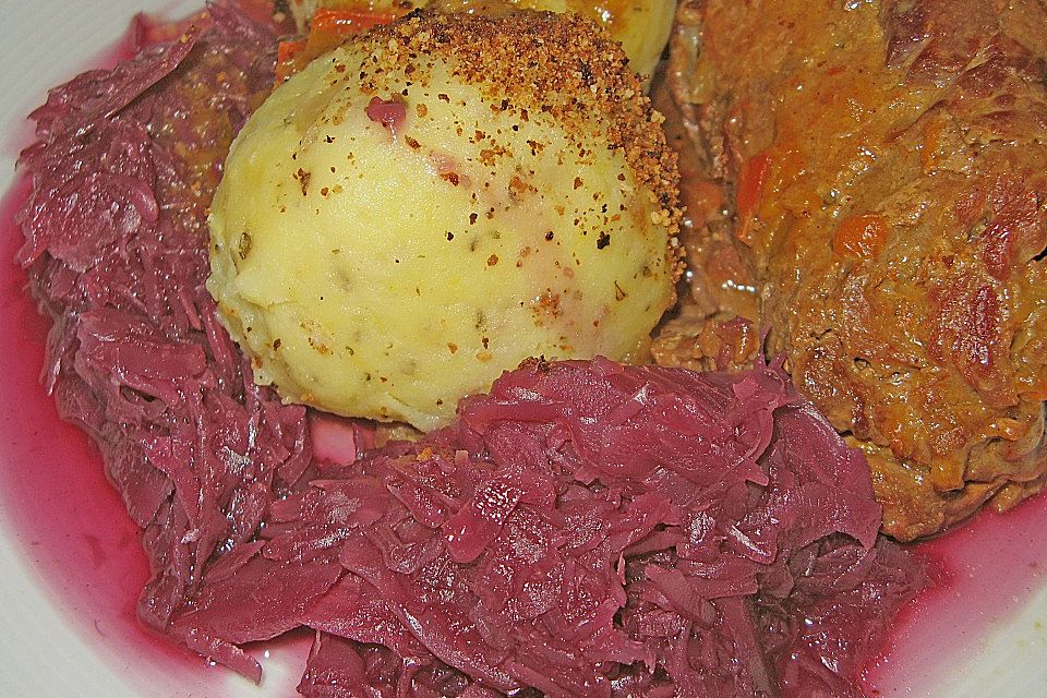 Omas Rinderrouladen mit Rotkraut