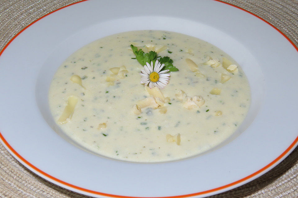 Käsesuppe mit Kräutern