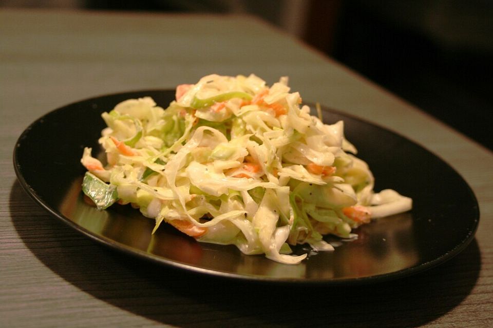 Spitzkohlsalat mit Meerrettich