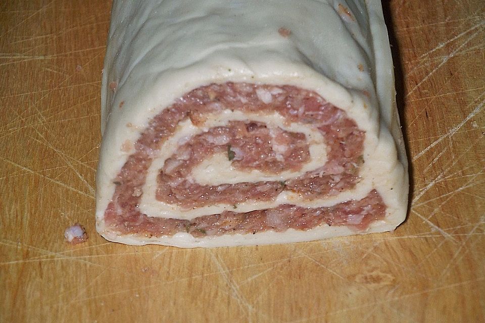 Feine Bratwurstschnecken