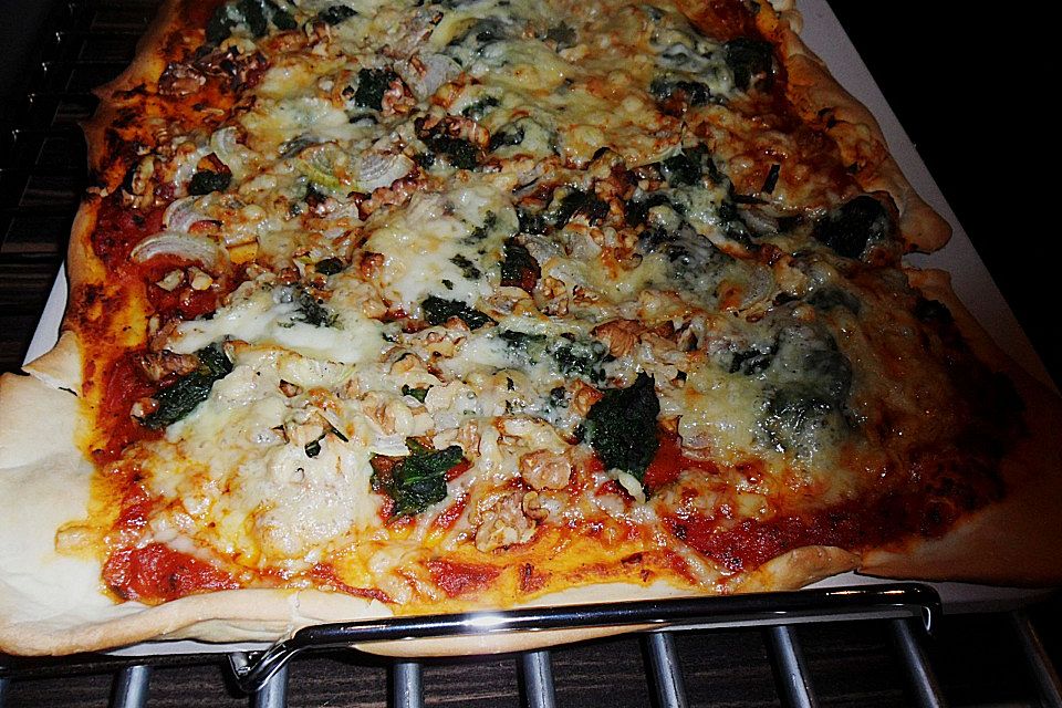 Vegetarische Pizza vom Stein