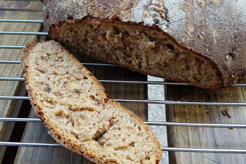 Dinkel-Walnuss-Brot