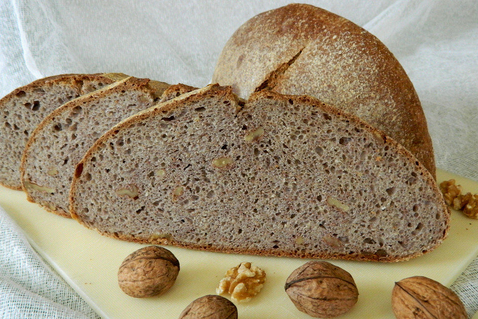 Dinkel-Walnuss-Brot