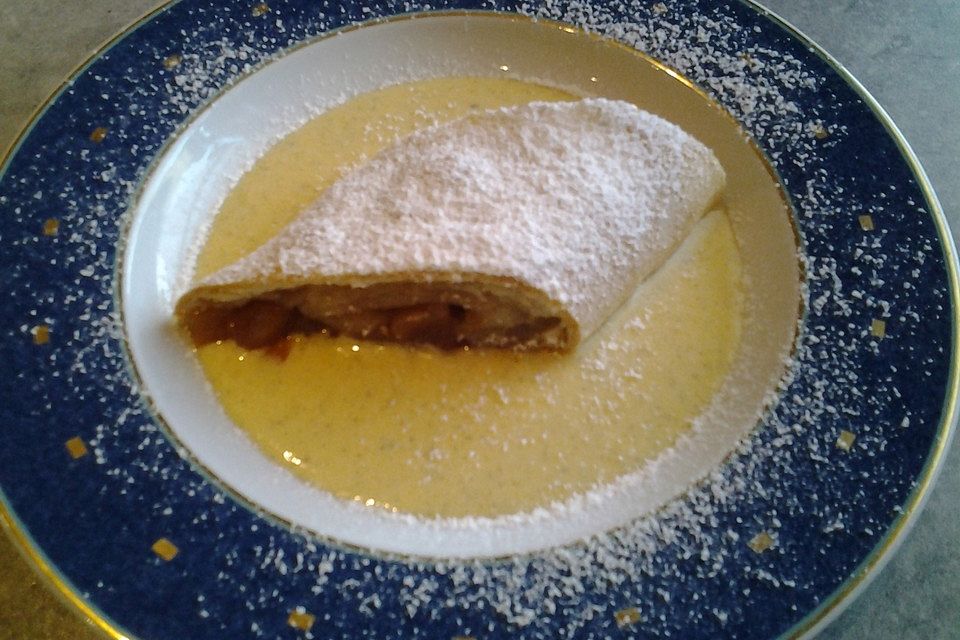 Apfelstrudel mit Blätterteig