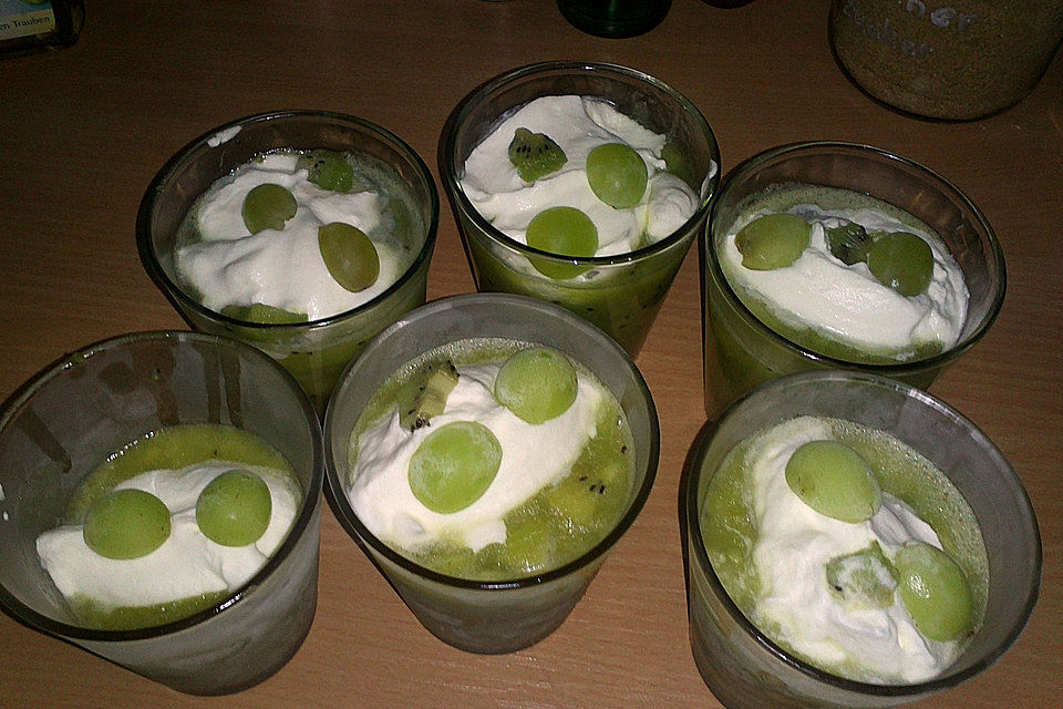 Kiwi-Trauben Dessert