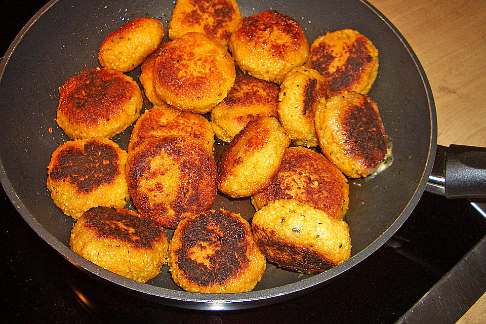 Couscousbratlinge mit Karotten