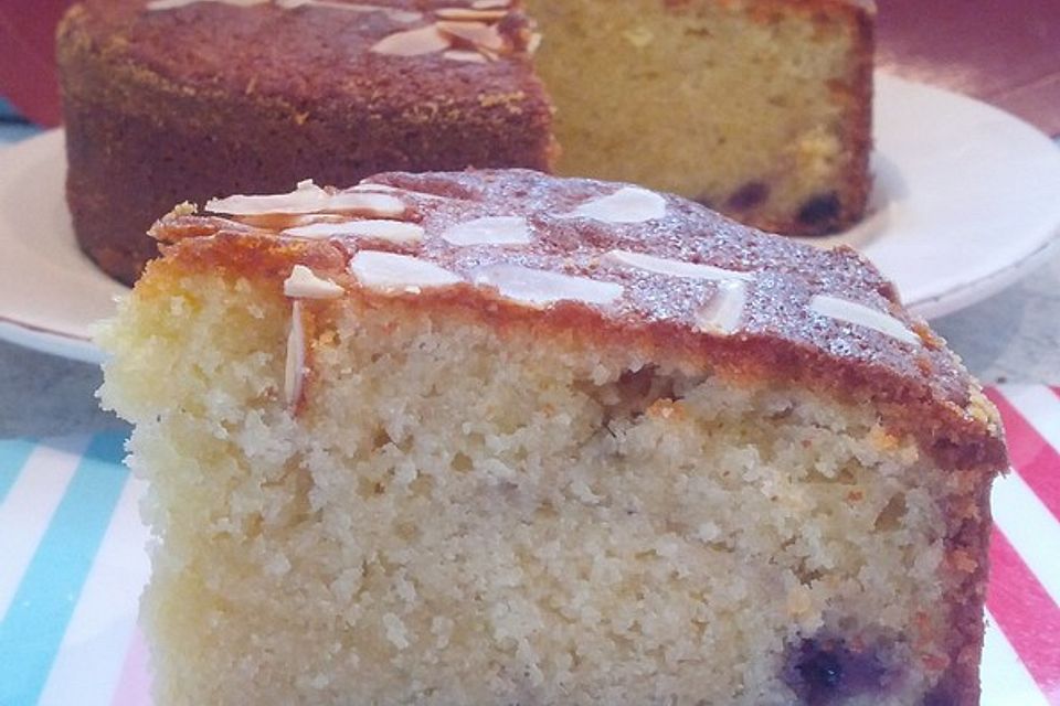 Napfkuchen mit Orangensaft