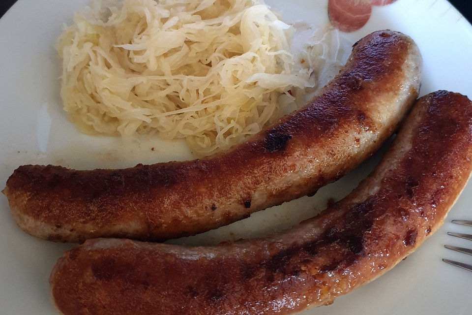 Sauerkraut mit Bratwurst