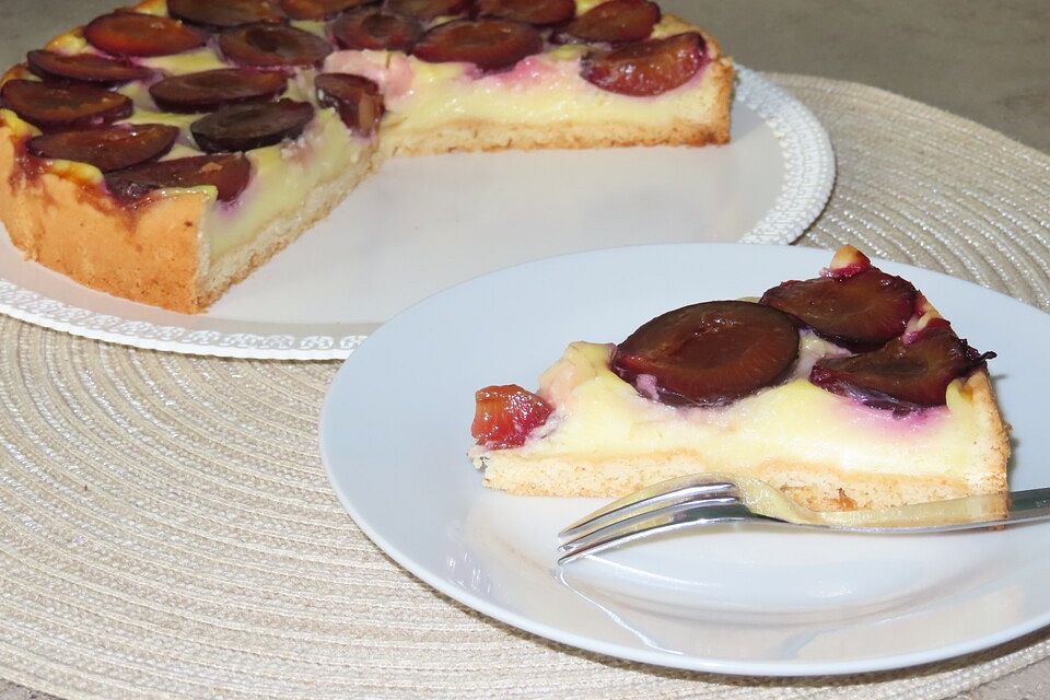 Zwetschgenkuchen mit Vanillecreme