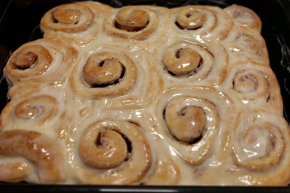 Zimtschnecken mit Frischkäse-Glasur