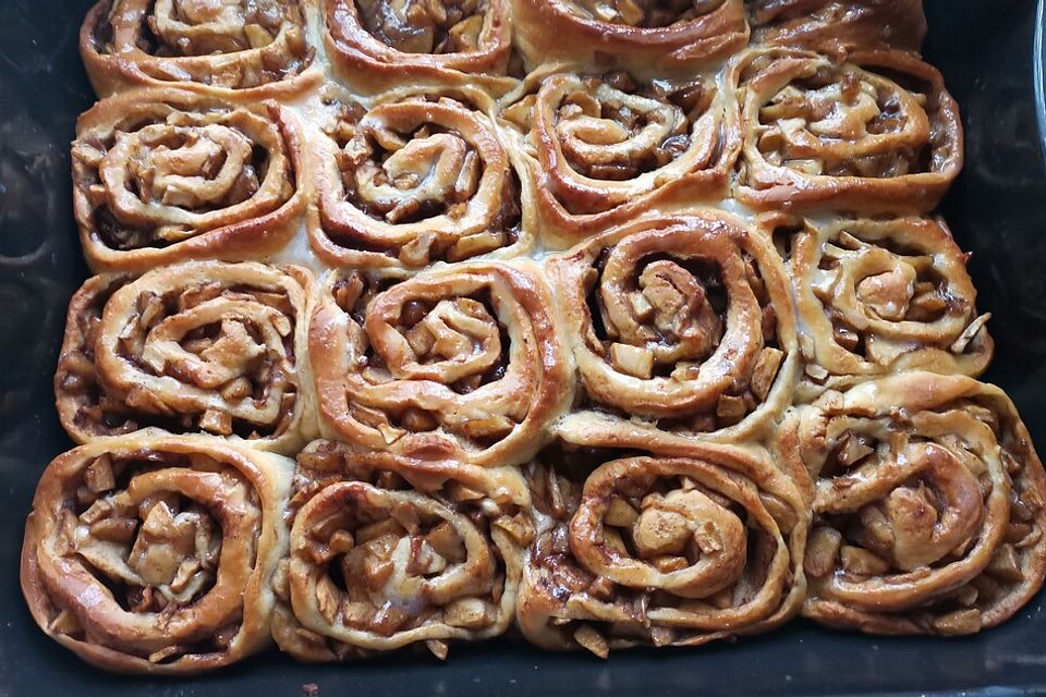 Zimtschnecken mit Frischkäse-Glasur