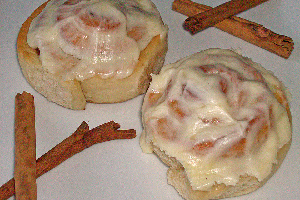 Zimtschnecken mit Frischkäse-Glasur