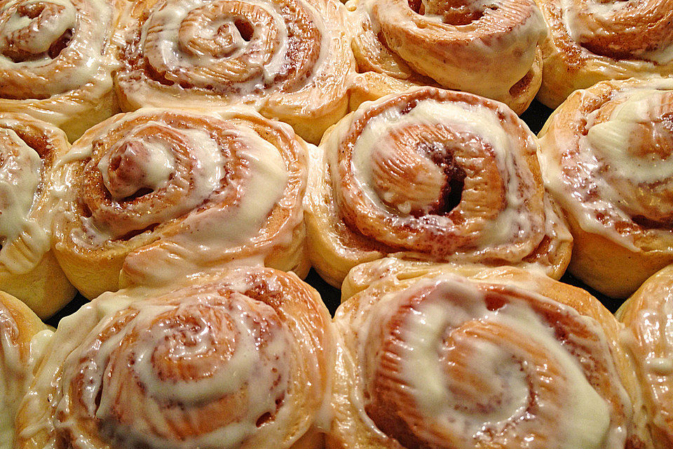 Zimtschnecken mit Frischkäse-Glasur