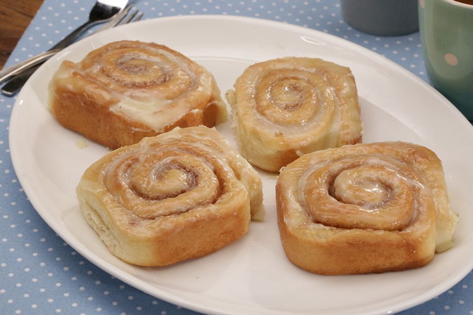 Zimtschnecken mit Frischkäse-Glasur