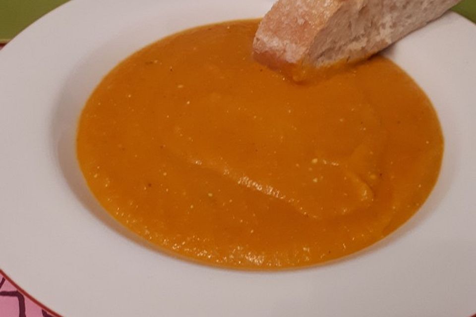 Kürbis-Ziegenkäse-Suppe