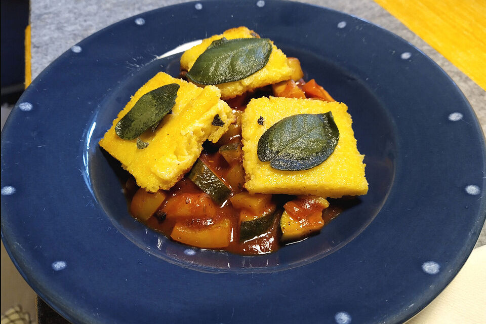 Gebratene Polenta mit Salbei