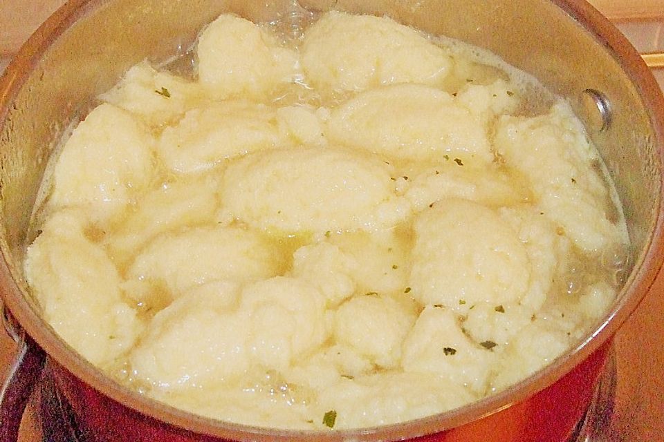 Grießklößchensuppe