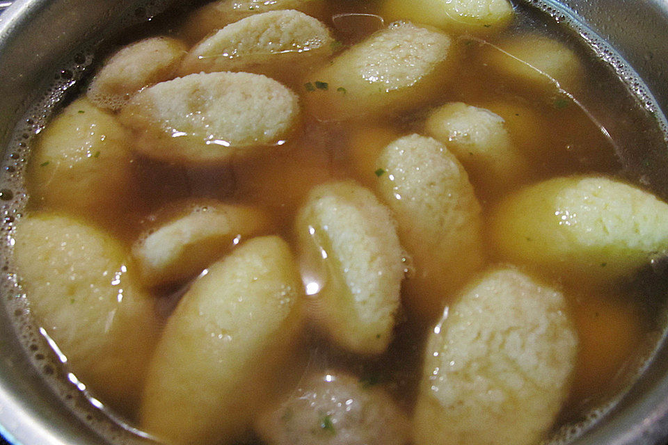 Grießklößchensuppe