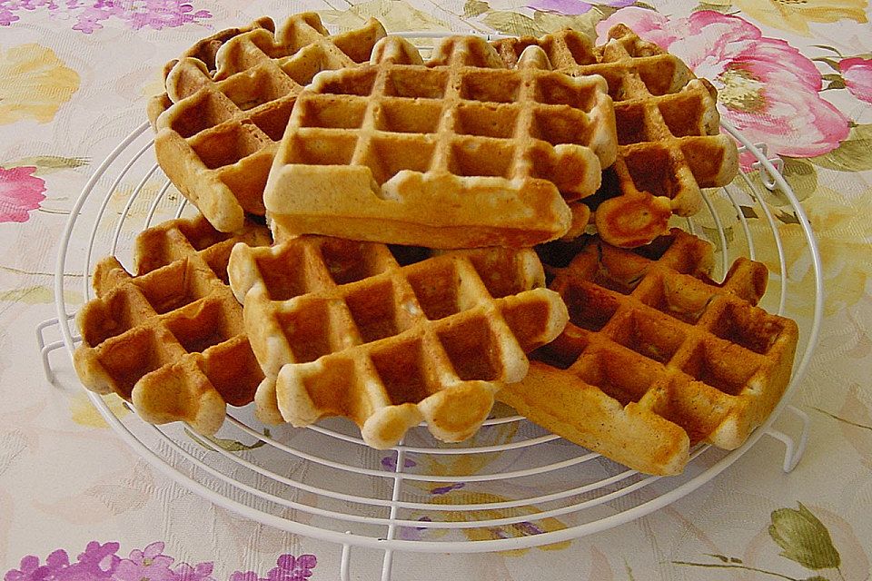 Haselnuss-Zimt-Waffeln