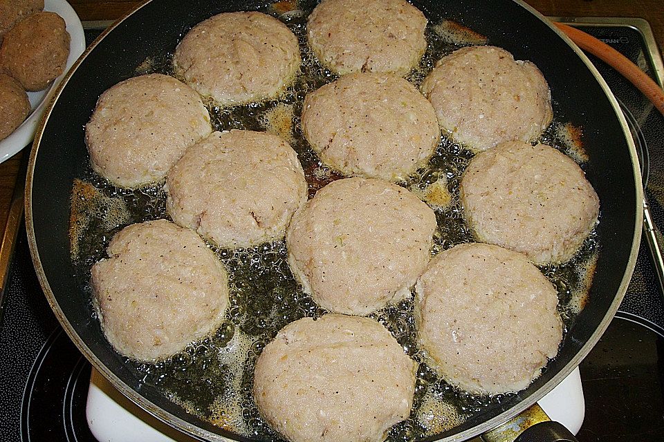 Fischfrikadellen mit Schweinehackfleisch