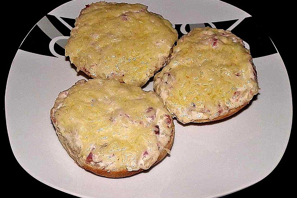 Zwiebel-Speck-Brötchen