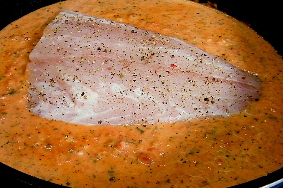 Fischfilet in Tomatensauce