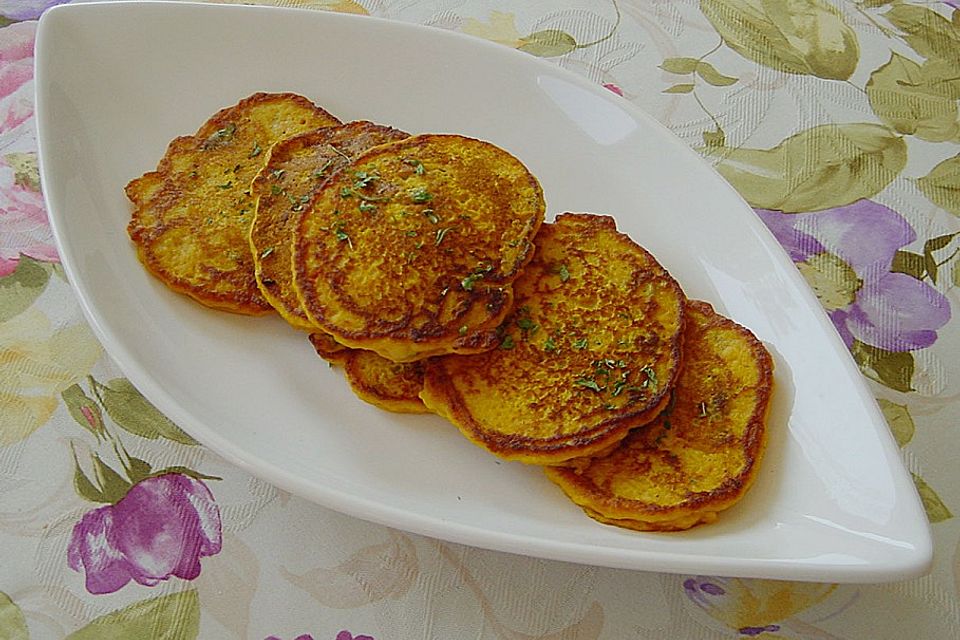 Kürbisküchlein mit Joghurt-Dip