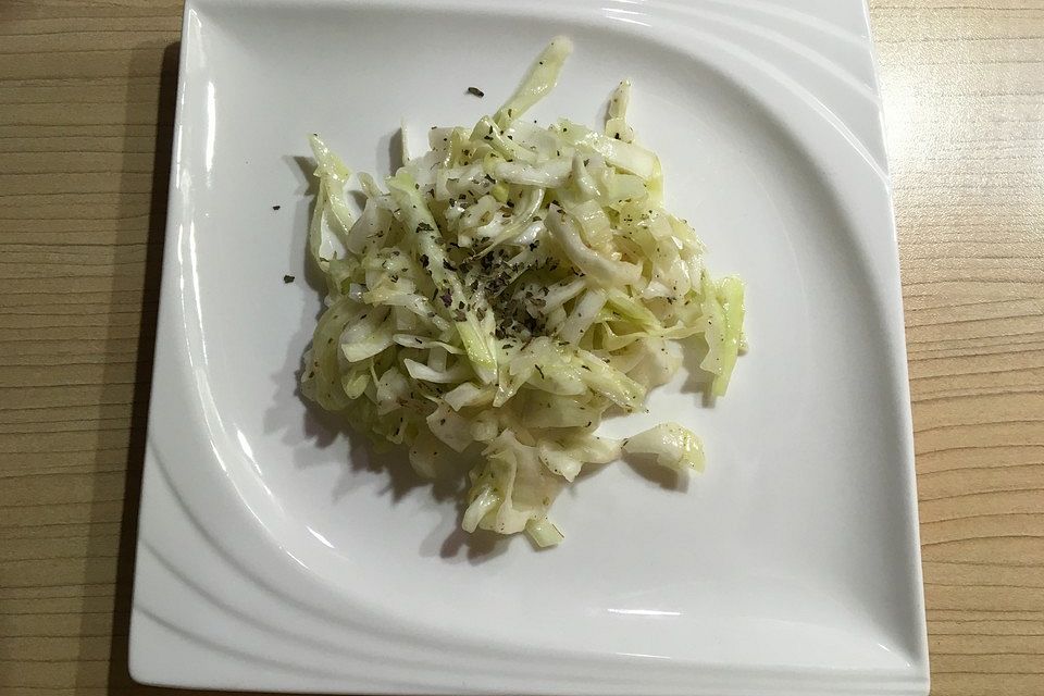 Spitzkohlsalat