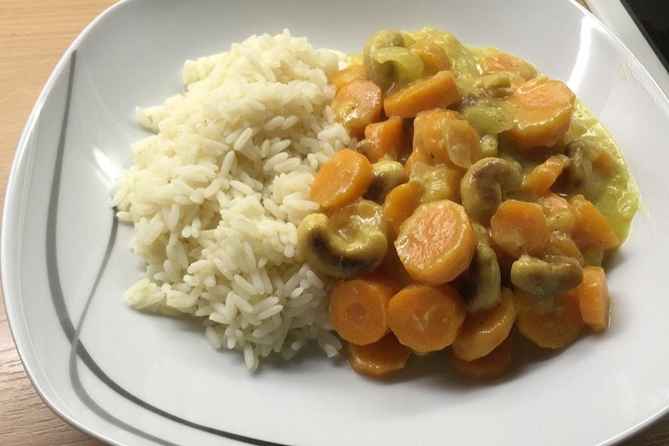 Cashew-Möhren-Kokos Curry