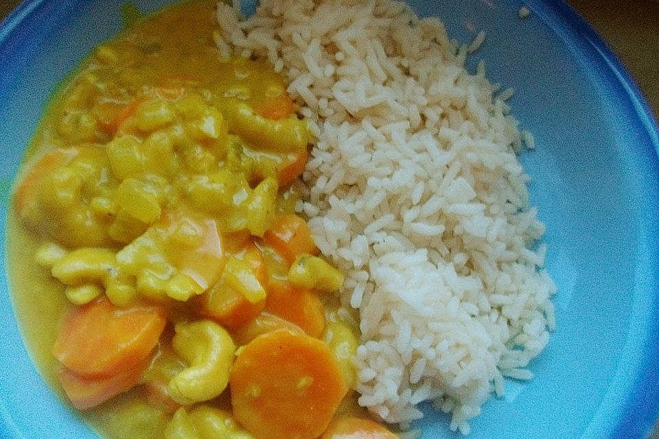 Cashew-Möhren-Kokos Curry