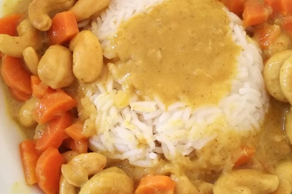 Cashew-Möhren-Kokos Curry