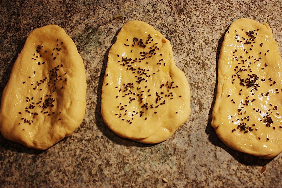 Naan, gesäuertes indisches Brot