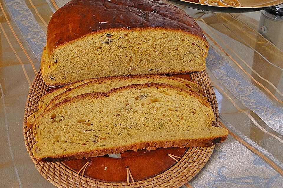 Süßkartoffelbrot mit Wasabi-Erdnüssen