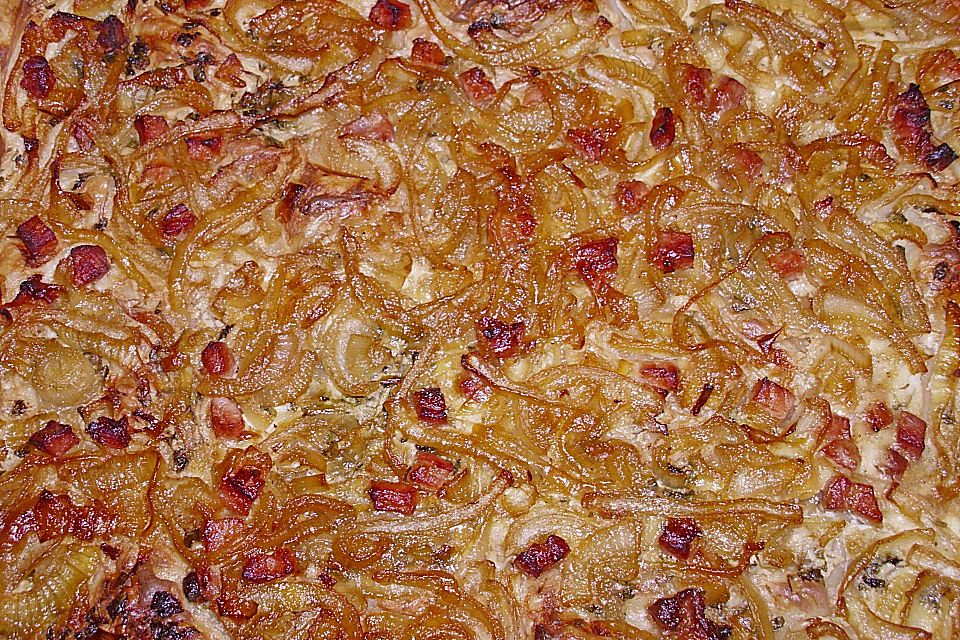 Schneller Zwiebelkuchen mit Blätterteig