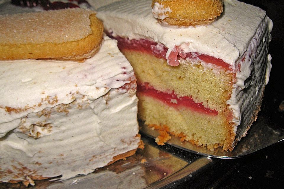 Winterkuchen mit Beerenpudding