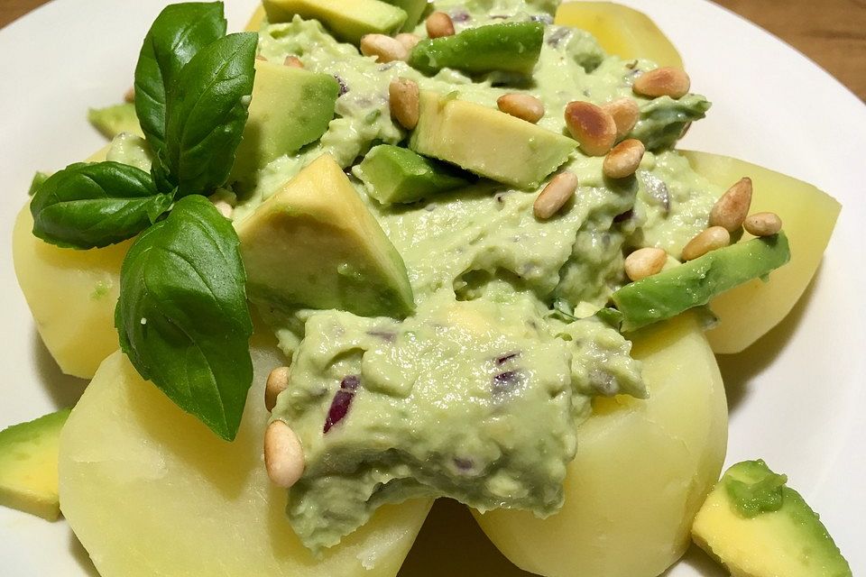 Avocadocreme mit Pellkartoffeln